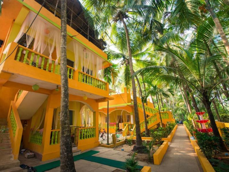 Orange Village (Morjim)