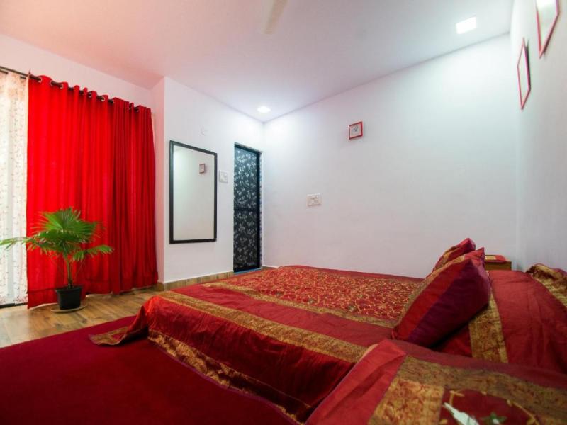 Orange Village (Morjim)