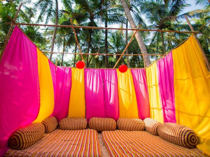 Orange Village (Morjim)