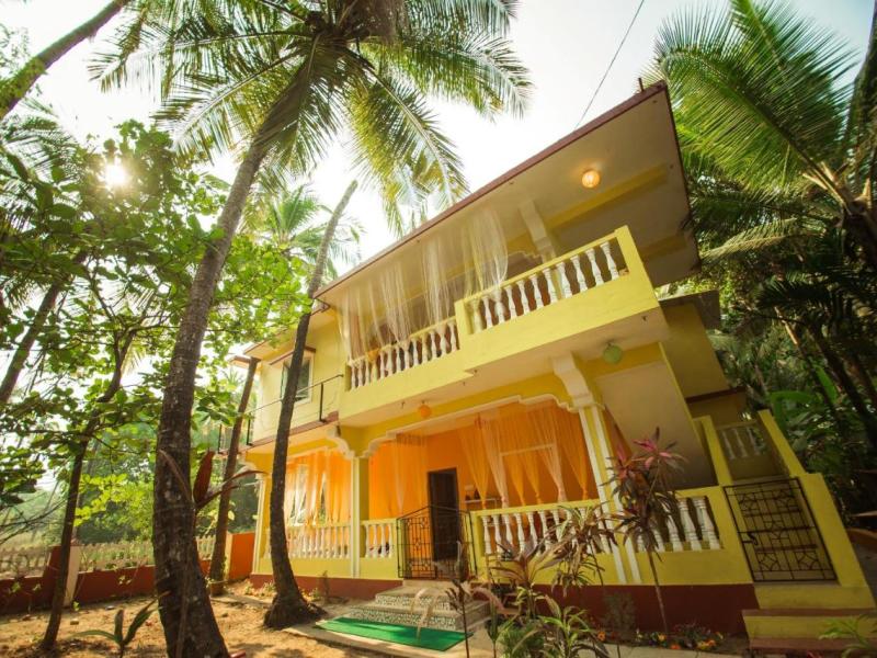 Orange Village (Morjim)