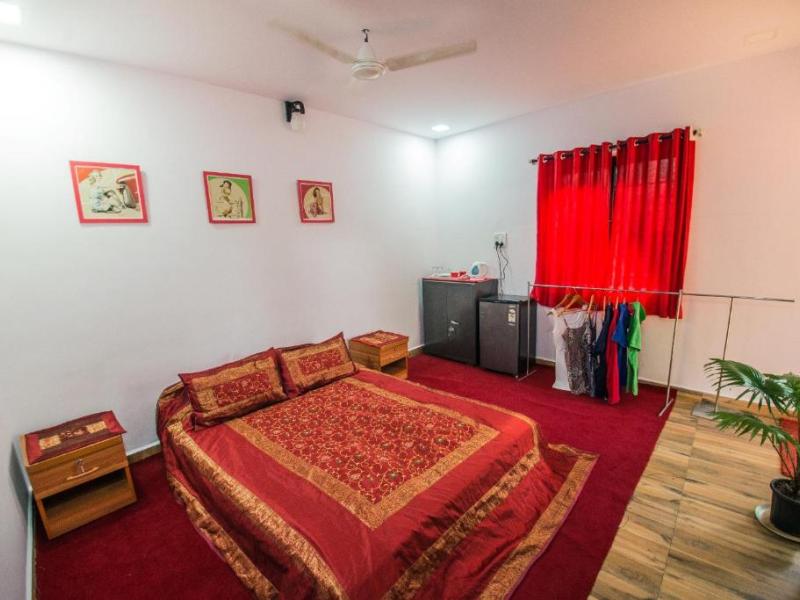 Orange Village (Morjim)