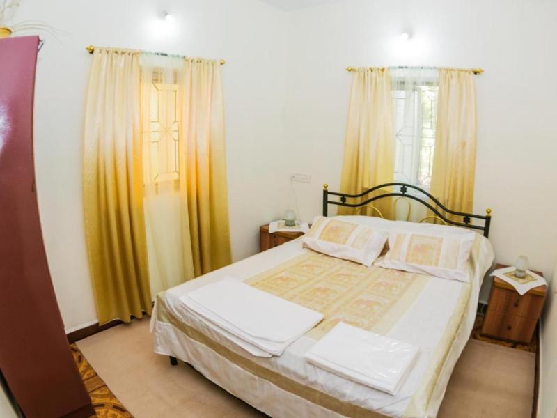 Orange Village (Morjim)