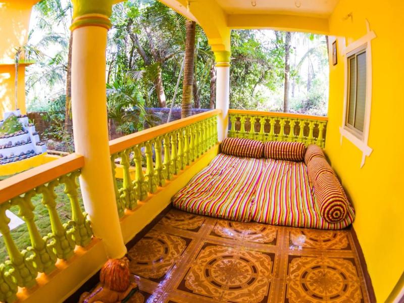 Orange Village (Morjim)