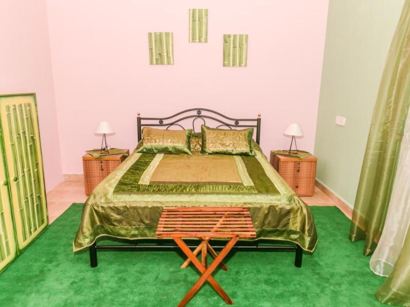 Orange Village (Morjim)