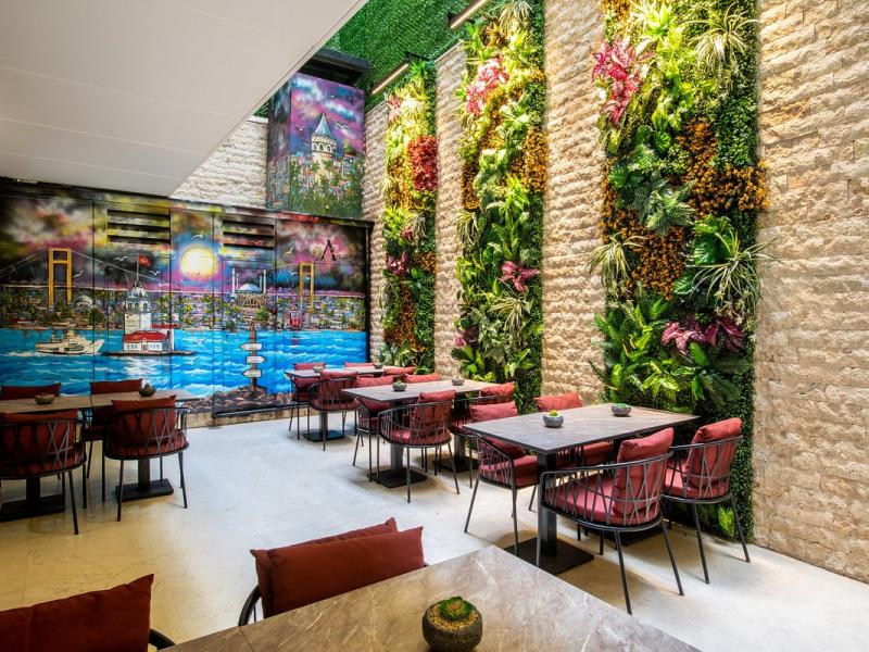 Aprilis Plus Hotel