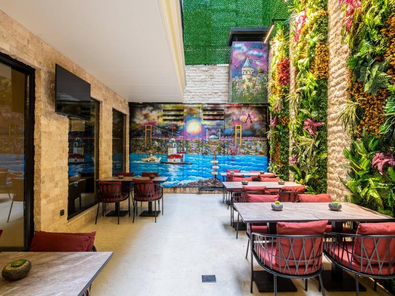 Aprilis Plus Hotel