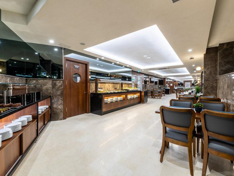 Aprilis Plus Hotel