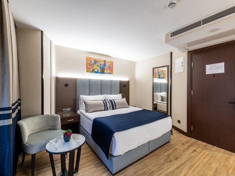 Aprilis Plus Hotel