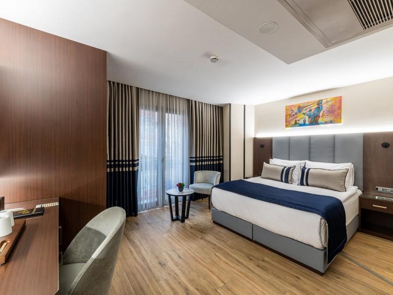 Aprilis Plus Hotel