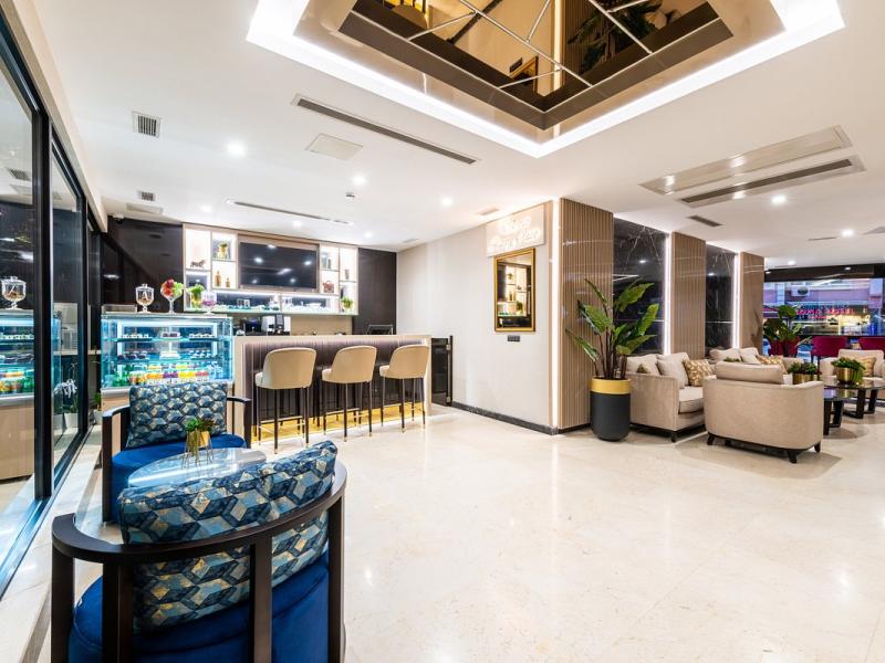 Aprilis Plus Hotel