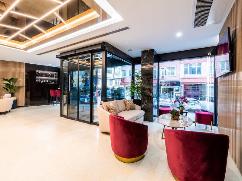 Aprilis Plus Hotel