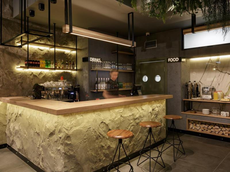 Country Hills Resort