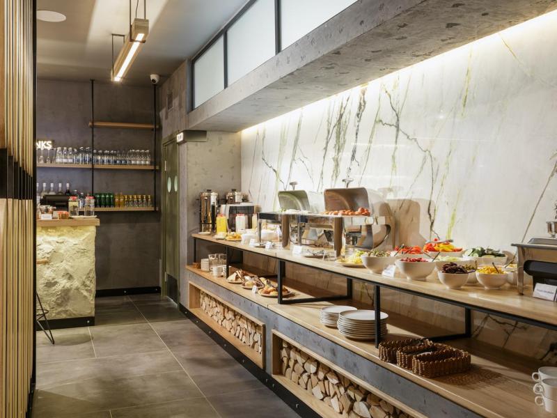 Country Hills Resort