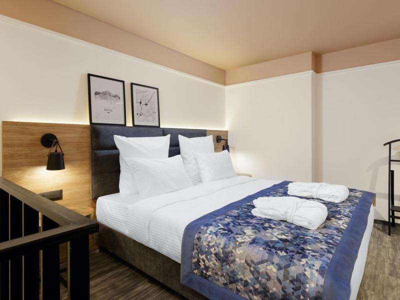 Country Hills Resort