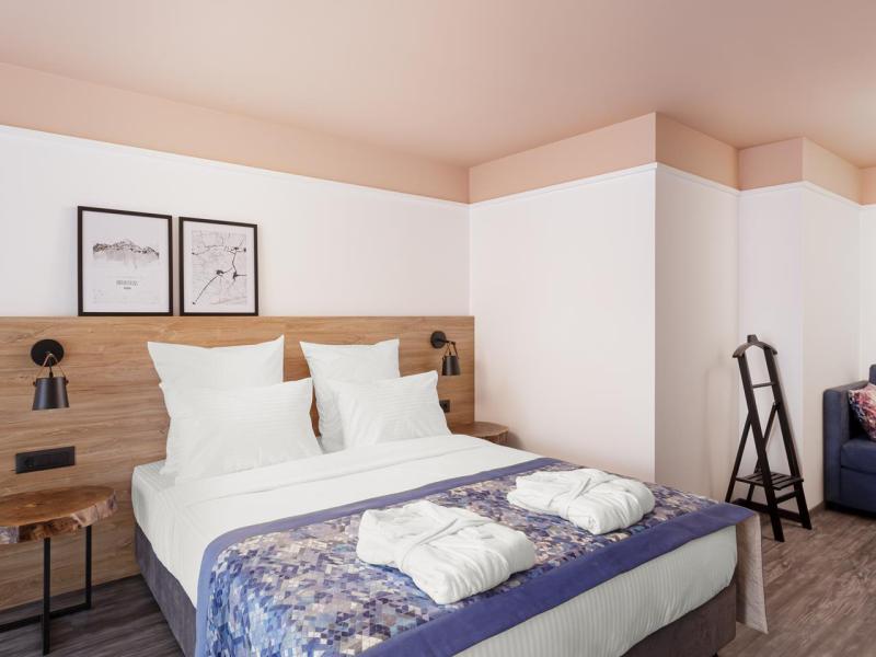 Country Hills Resort