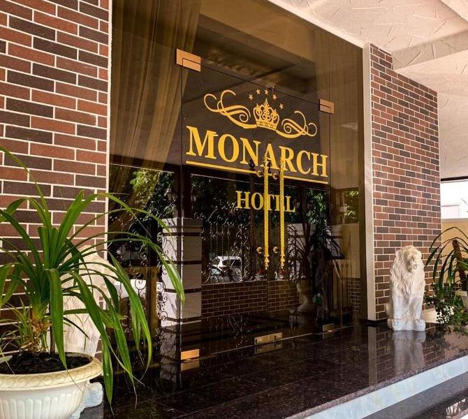 Monarch Hotel