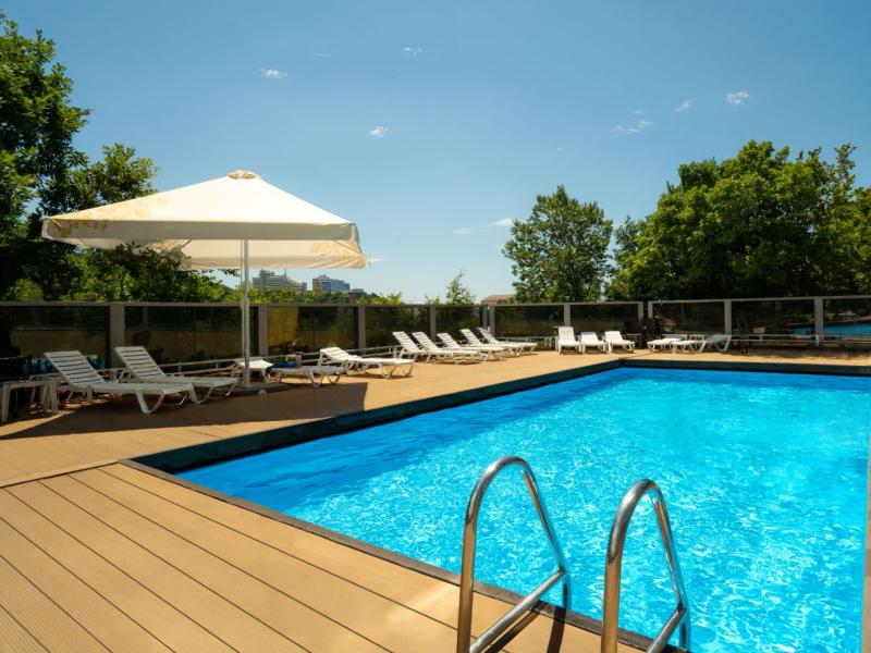 Грейс Небуг Калипсо