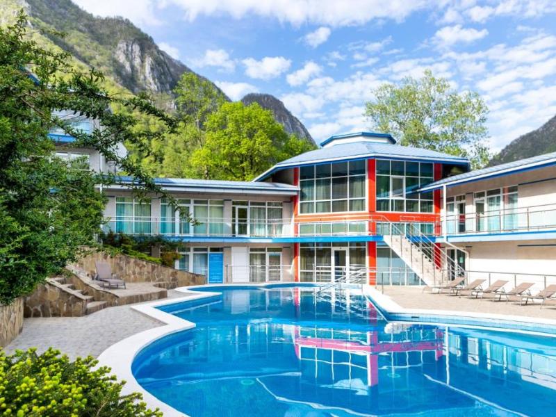 Грааль Ахцу (Монастырь)