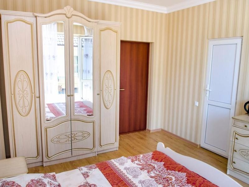 Алиса (ул. Станиславского)