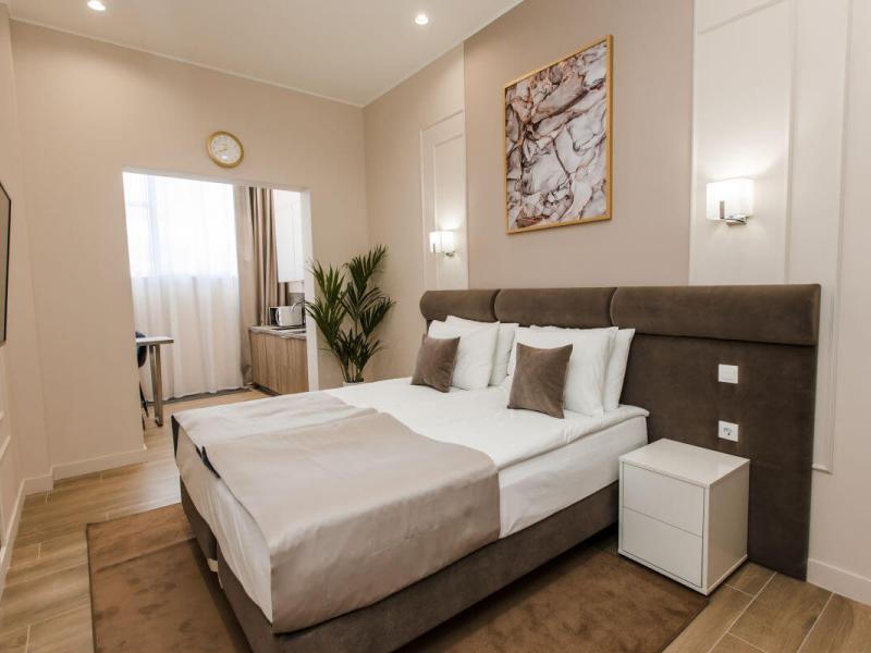 South Mirror Residence