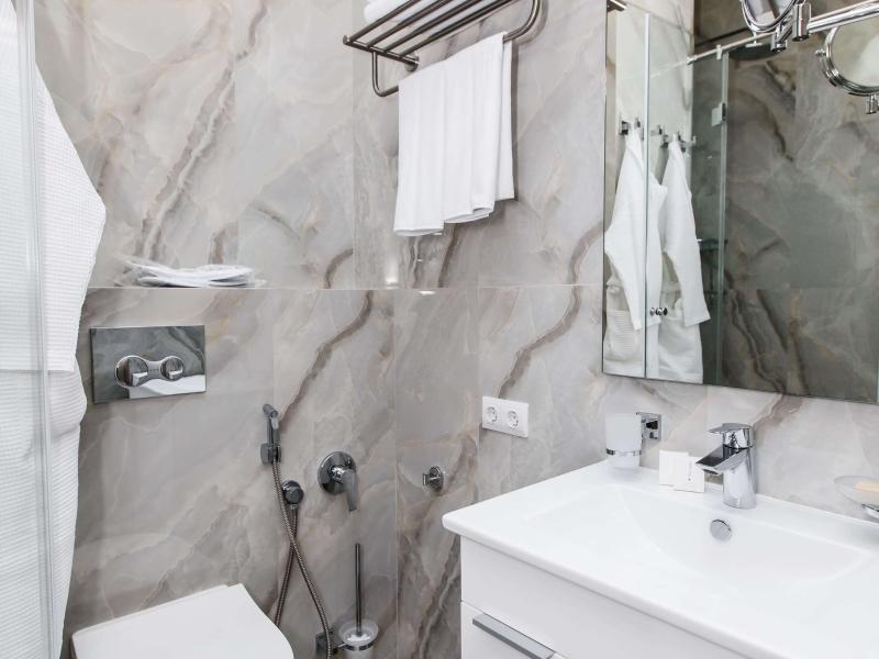 South Mirror Residence