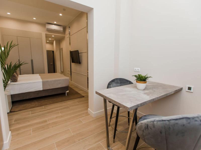 South Mirror Residence