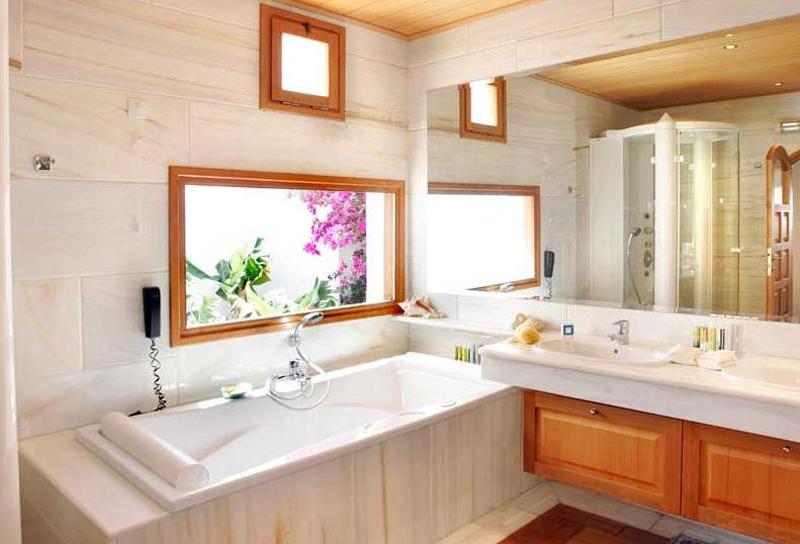 Elounda Peninsula All Suite Hotel