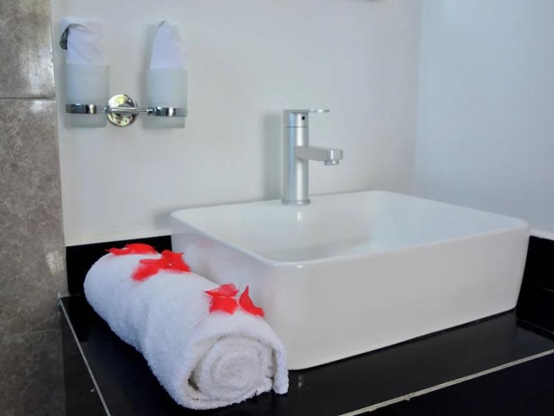 Zanzibar Oceanic Hotel