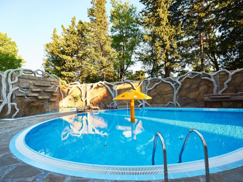 Deesa Hotel (Якорная щель)