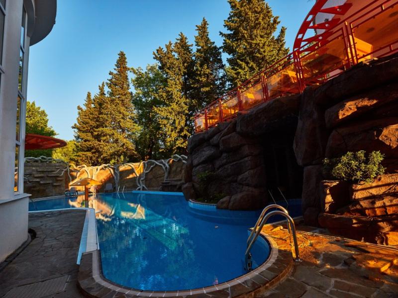 Deesa Hotel (Якорная щель)