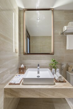 Canvas Danang Beach Hotel