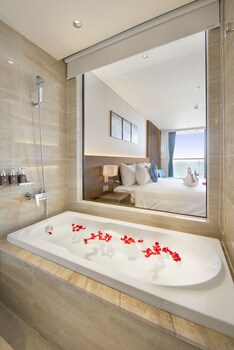 Canvas Danang Beach Hotel