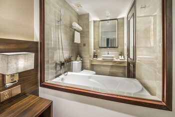 Отель Canvas Danang Beach Hotel Вьетнам, Дананг, фото 7