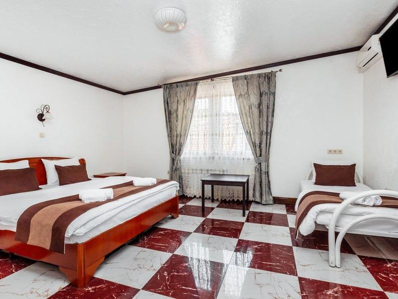 У Оксаны (ул. Пионерская)