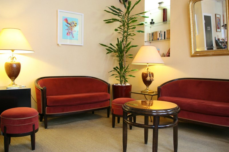 121 Paris Hotel 