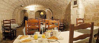 121 Paris Hotel 
