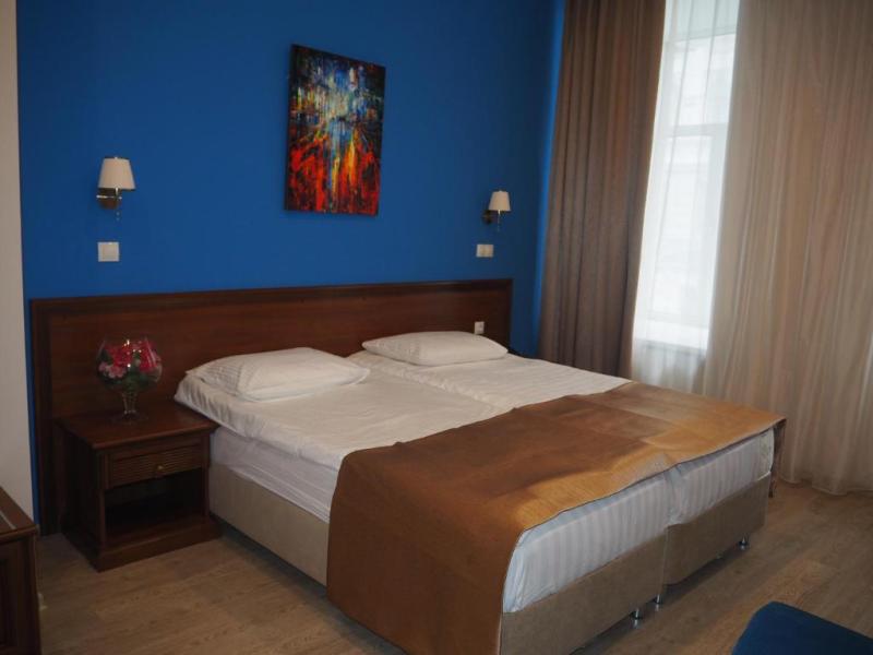 Dell Arte Hotel