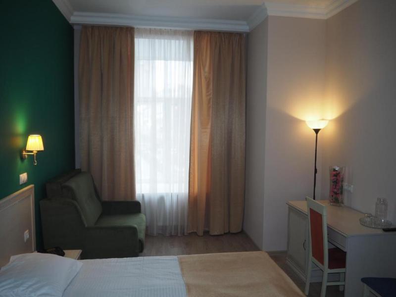 Dell Arte Hotel