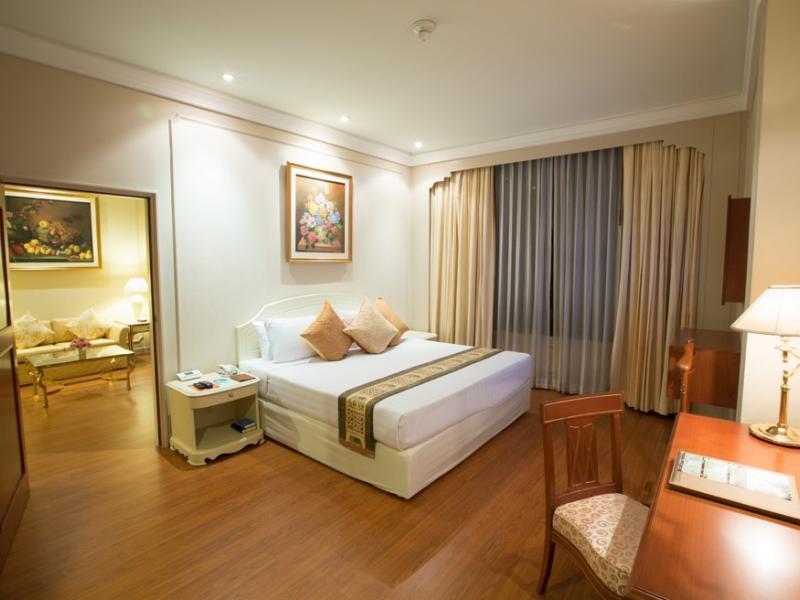 The Emerald Hotel