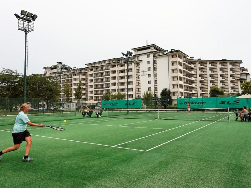 Emerald Resort