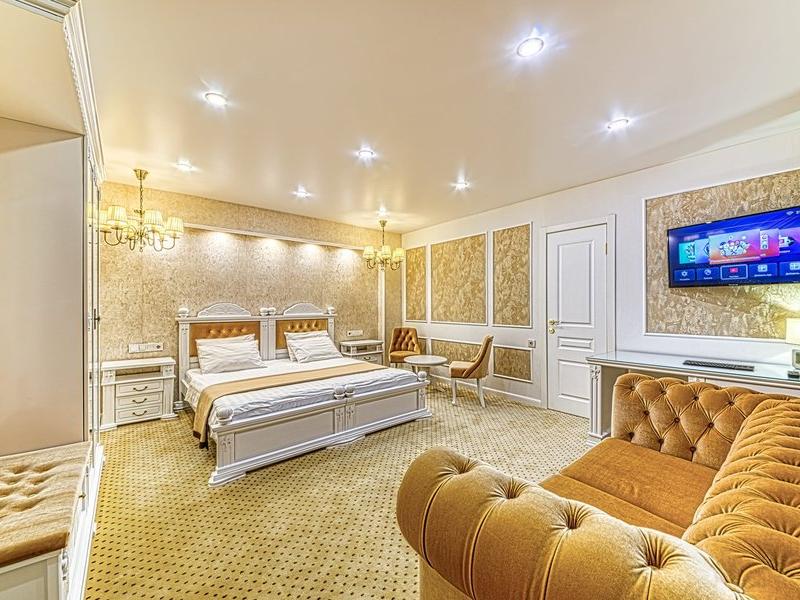 Revival Hotel