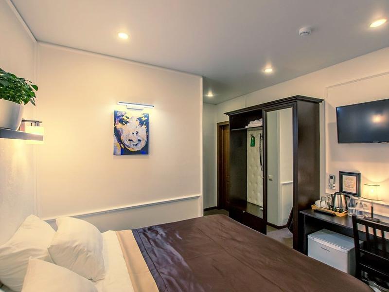 Revival Hotel