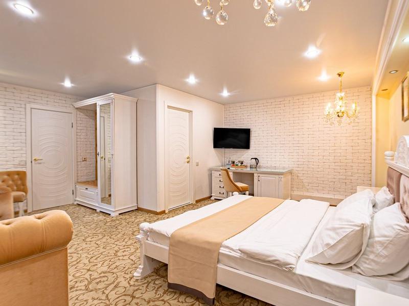 Revival Hotel