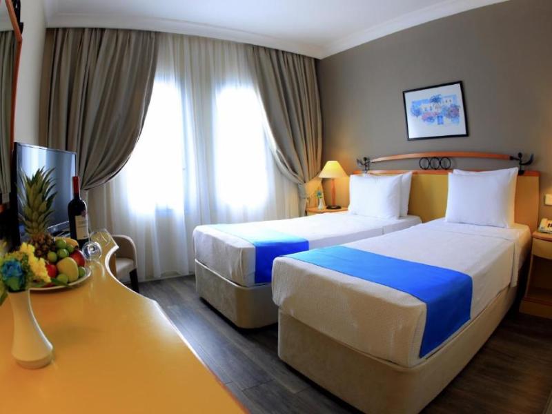 Roseira Beach Resort