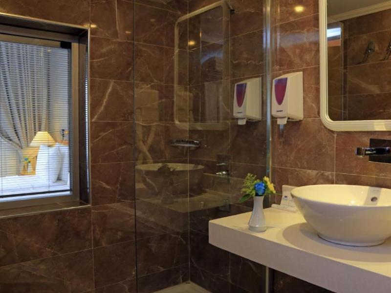 Roseira Beach Resort