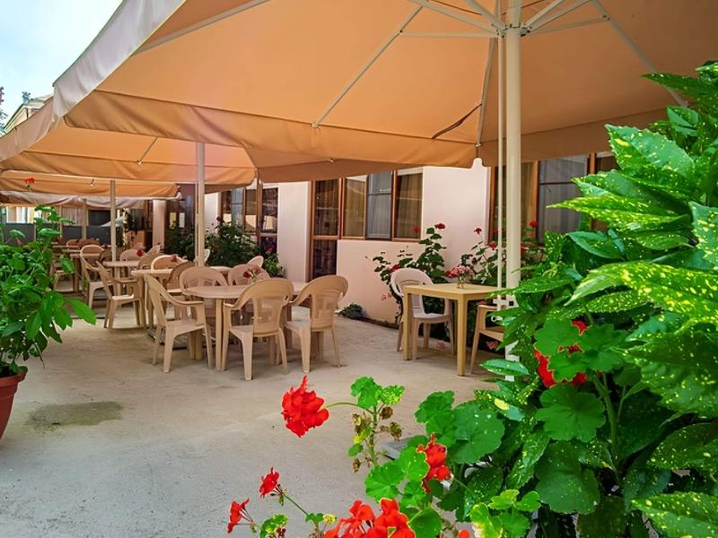 Hometel iLana 