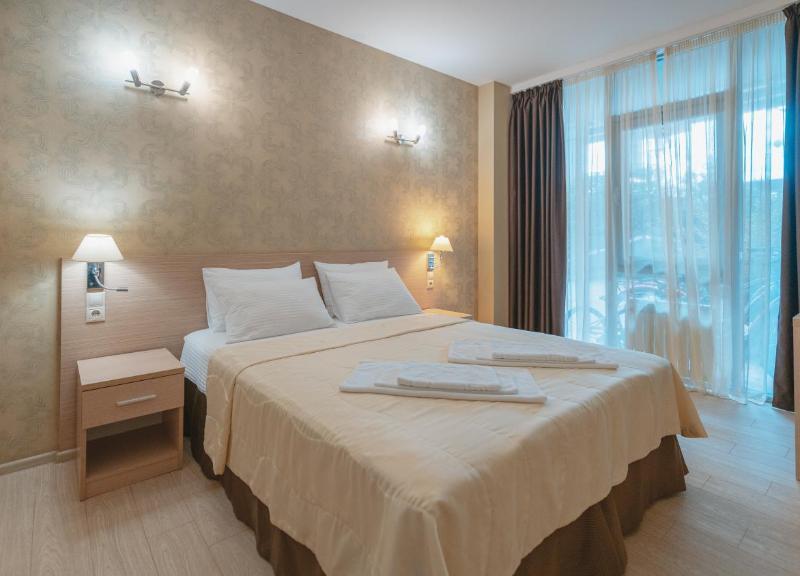 Хоста (ул. Платановая)