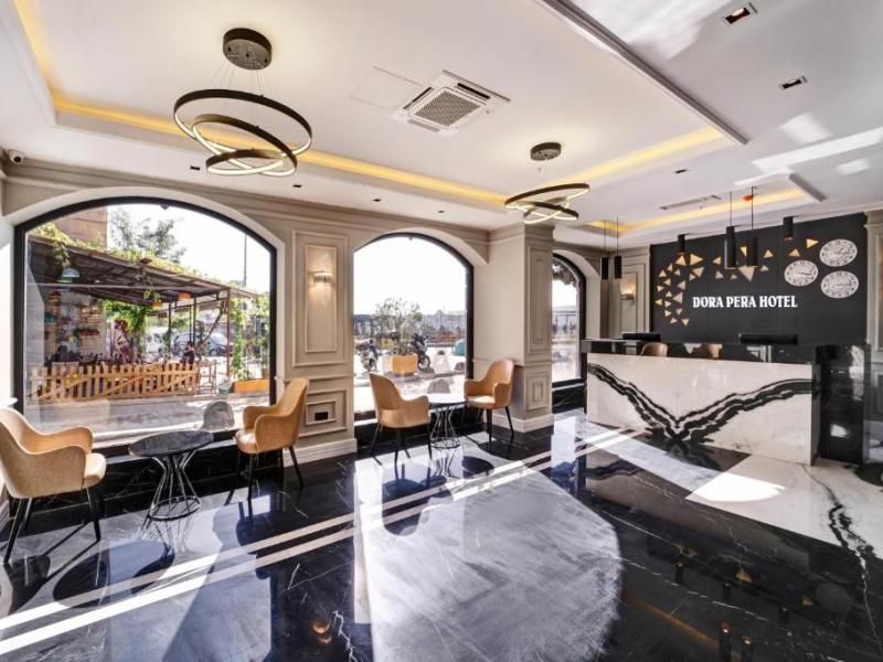 Dora Pera Hotel