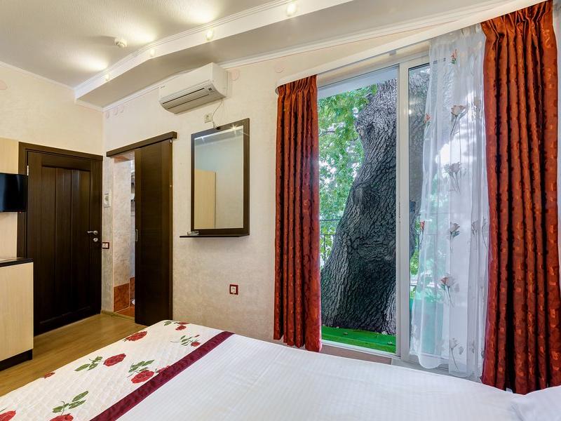 Людмила (ул. Пограничная)