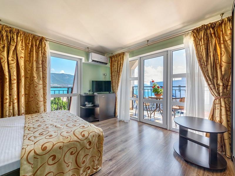 Людмила (ул. Пограничная)